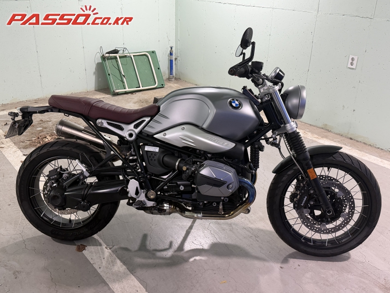 BMW R 나인 T 스크램블러