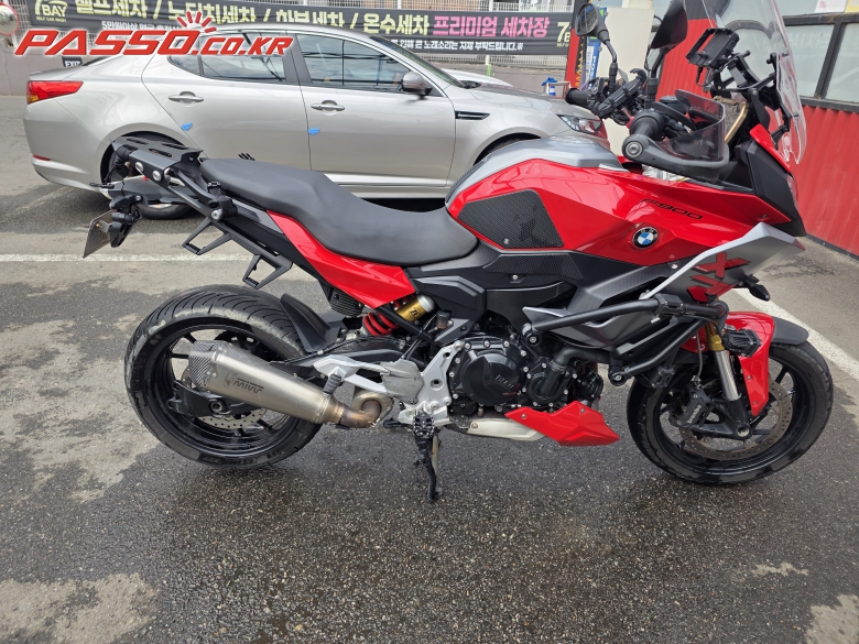 BMW F 900 XR