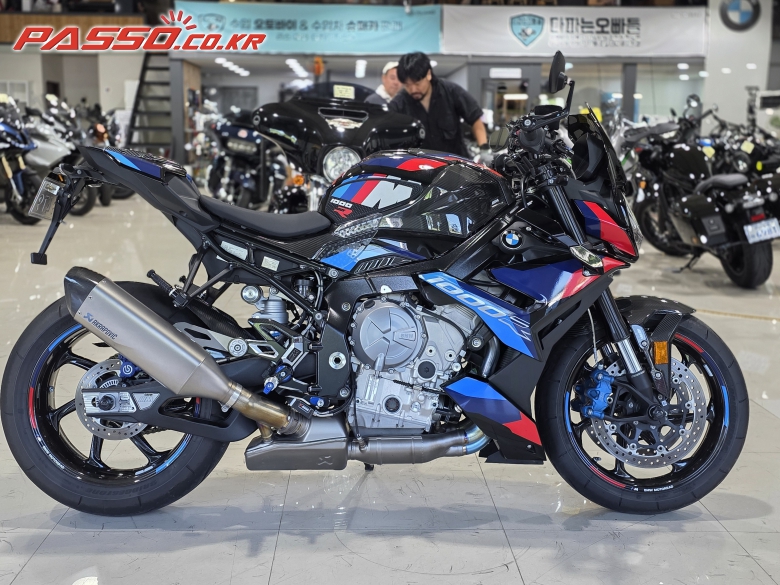 BMW M 1000 R