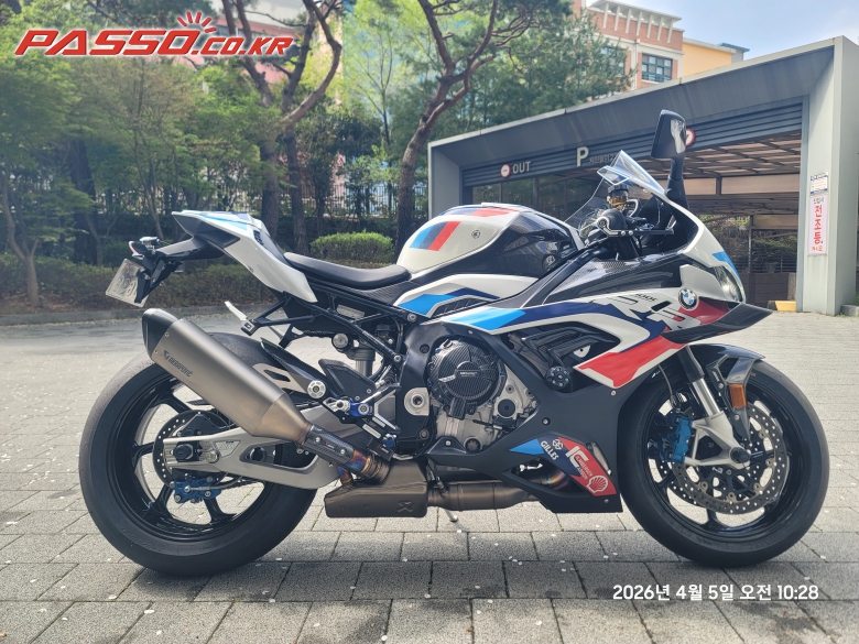 BMW M 1000 RR