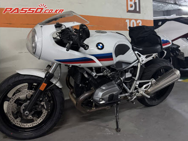 BMW R 나인 T 레이서