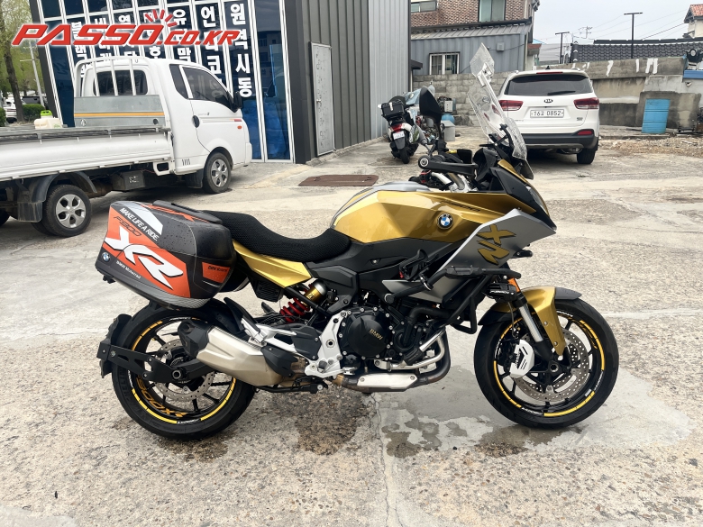 BMW F 900 XR