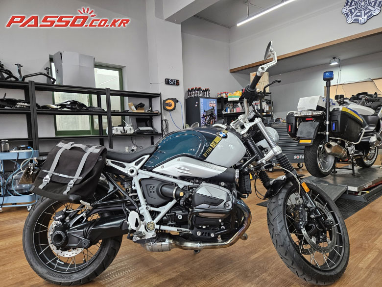 BMW R 나인 T 스크램블러