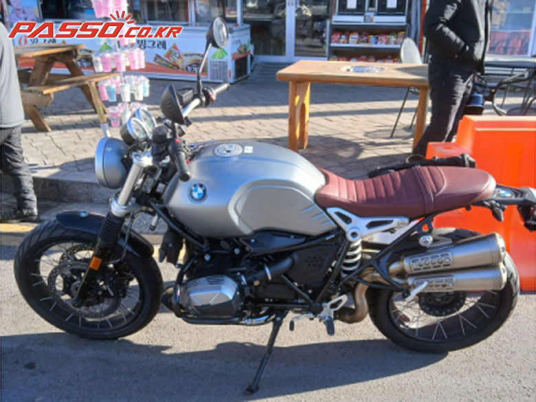 BMW R 나인 T 스크램블러