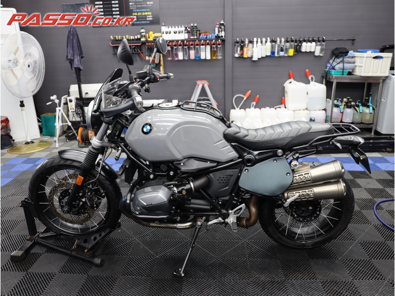 BMW R 나인 T 스크램블러