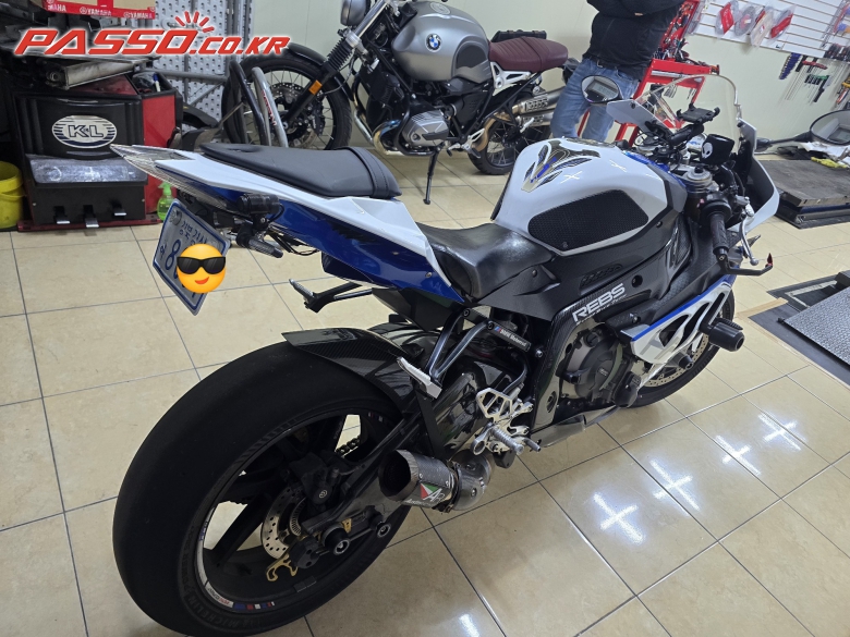 BMW HP4