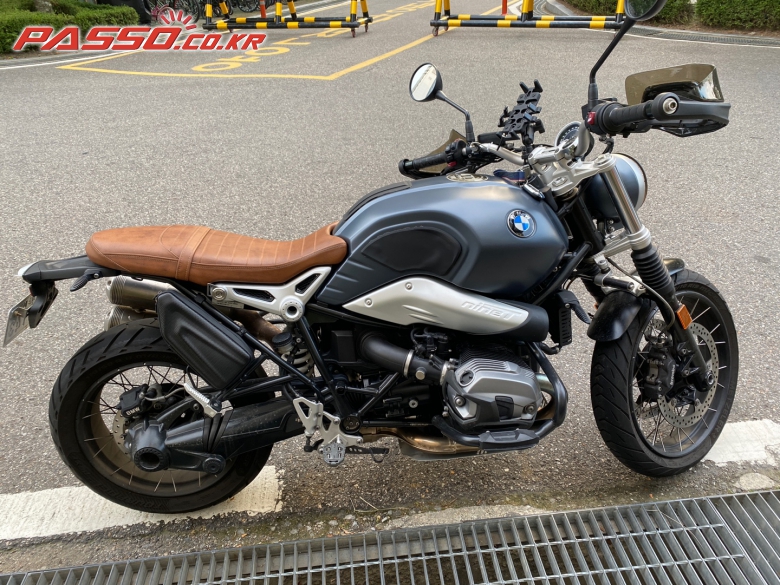 BMW R 나인 T 스크램블러