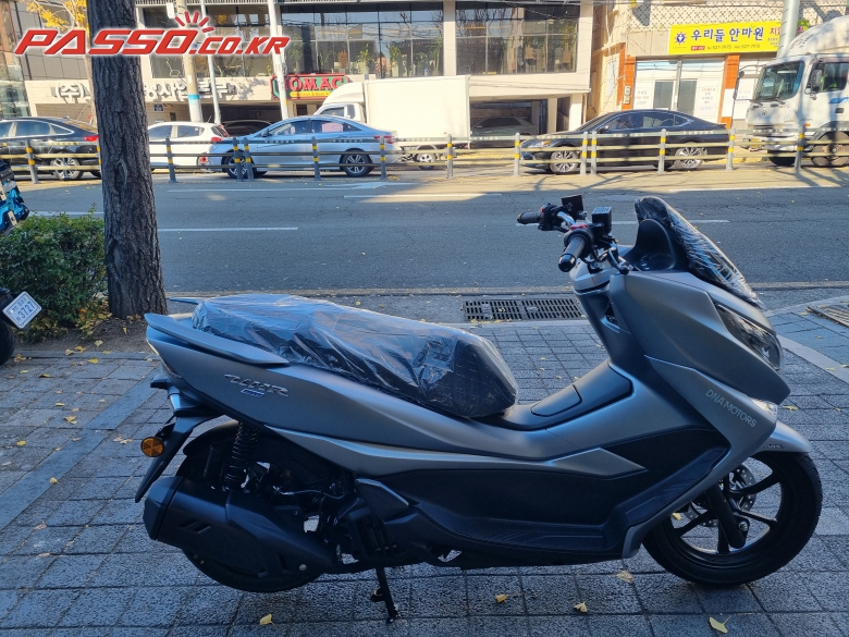 DNA Motors/Daelim UHR 150