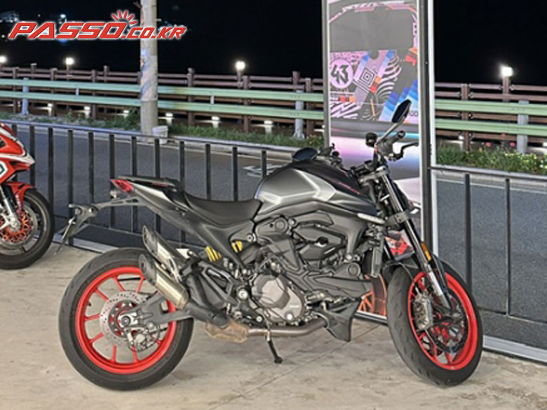 Ducati 몬스터 937