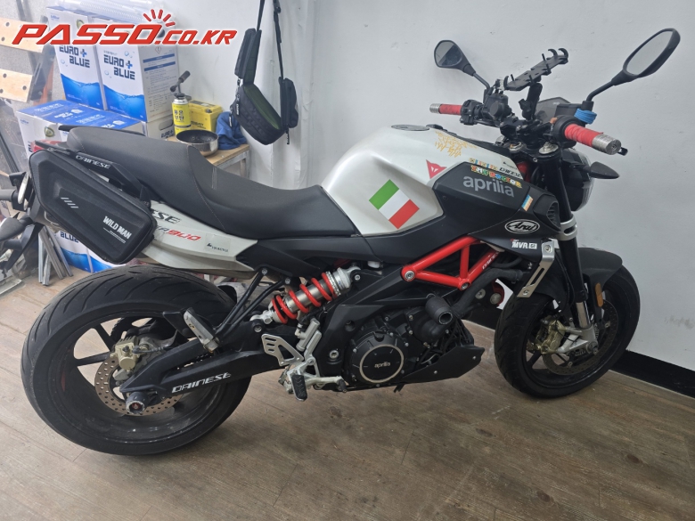 Aprilia 쉬버 900