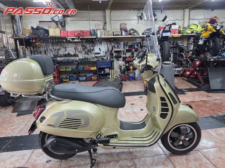 Vespa GTS 300 75주년 스페셜에디션