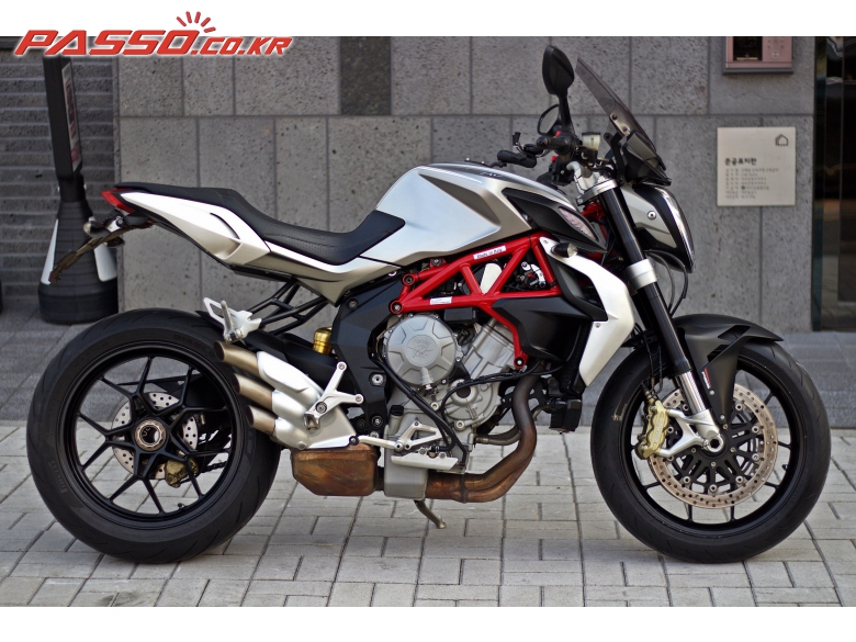 MV Agusta Brutale 800