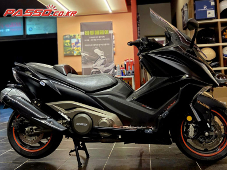 KYMCO AK 550 i
