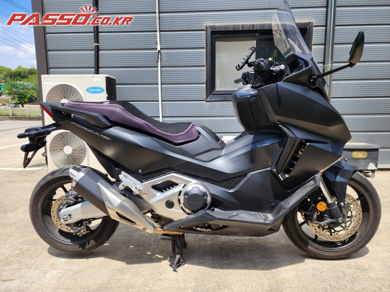Honda 포르자 750