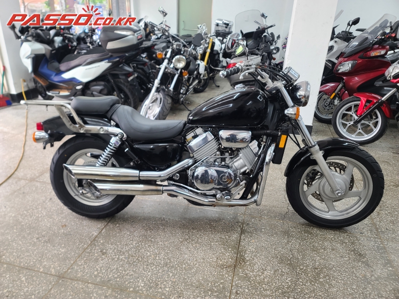 Honda 마그나 750