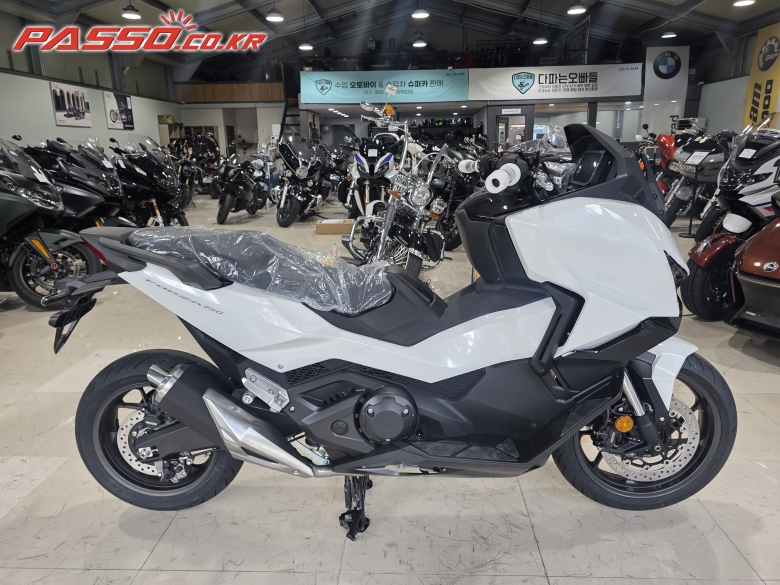 Honda 포르자 750
