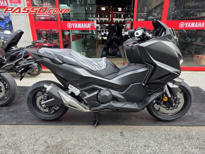 Honda 포르자 750