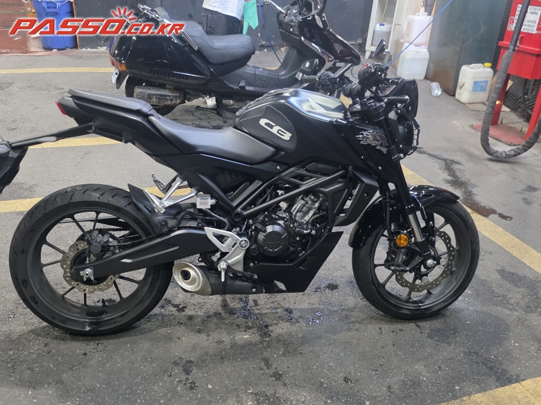 Honda CB 125 R