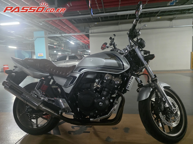 Honda CB 400 REVO