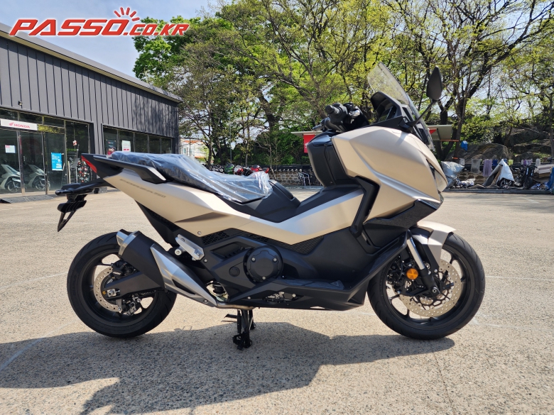 Honda 포르자 750