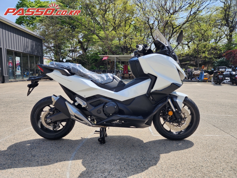 Honda 포르자 750
