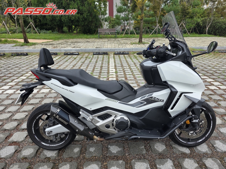Honda 포르자 750