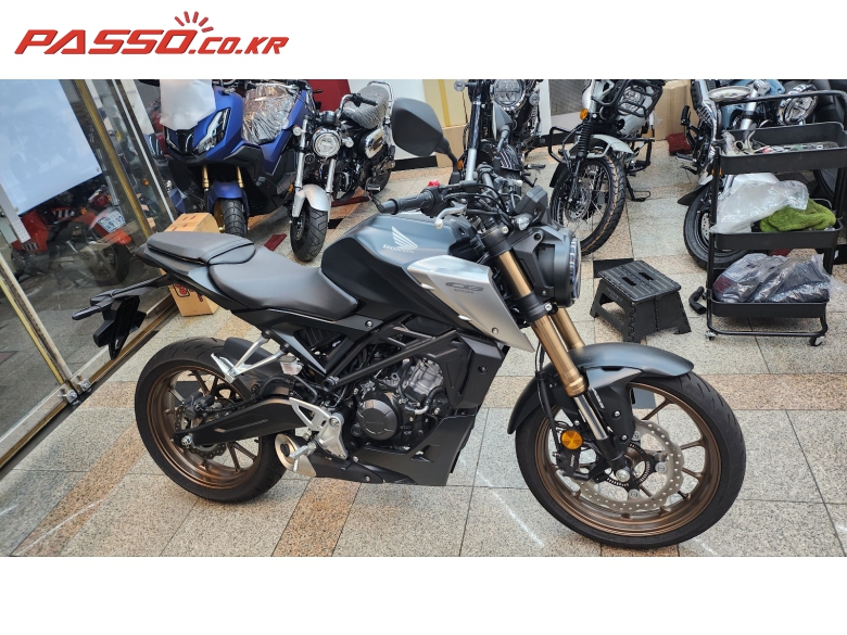 Honda CB 125 R