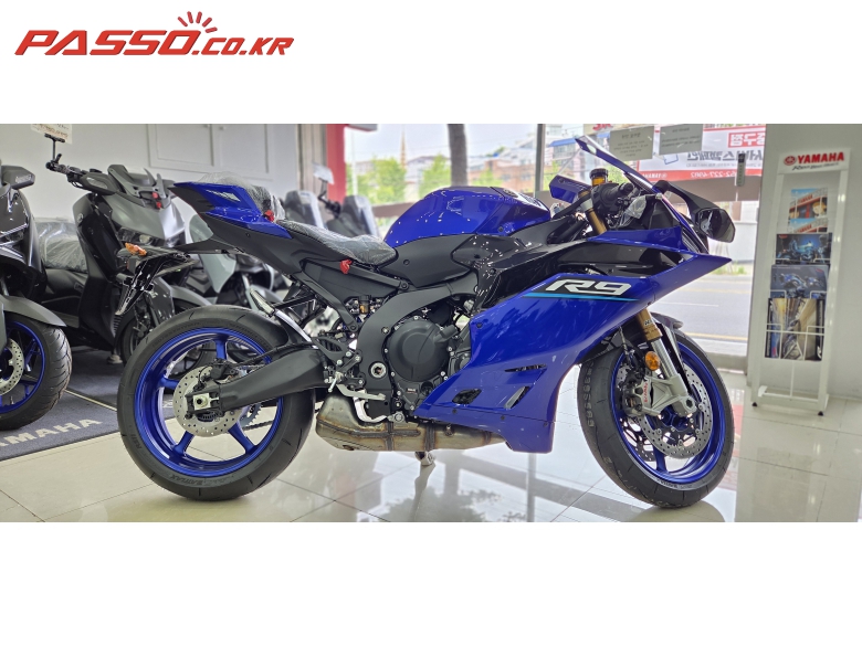Yamaha YZF R9
