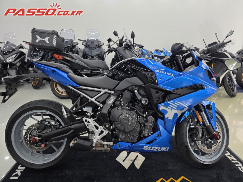Suzuki GSX 8 R