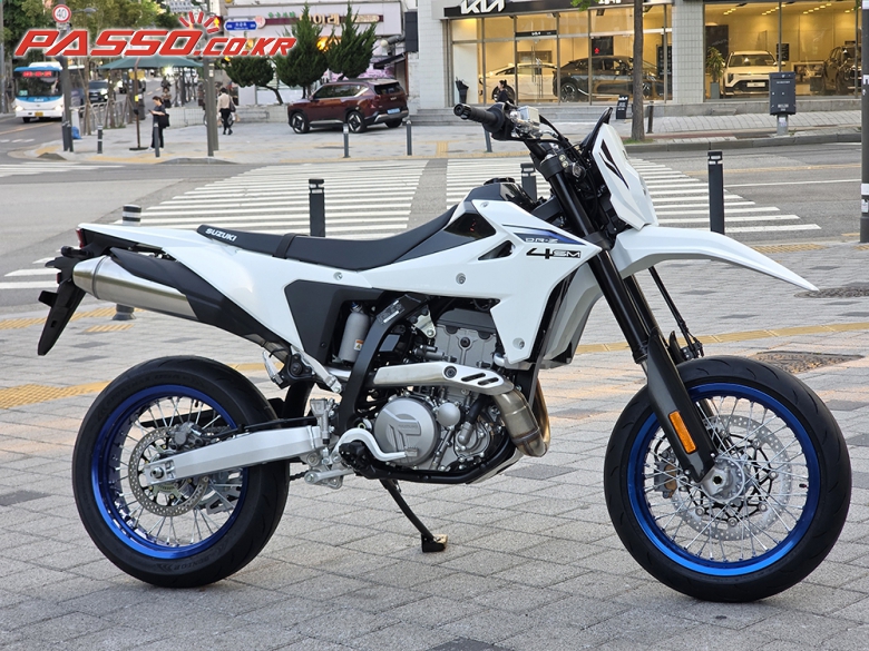 Suzuki DR Z 4 SM