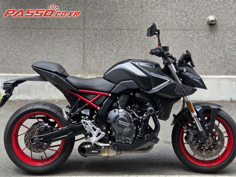 Suzuki GSX 8 S