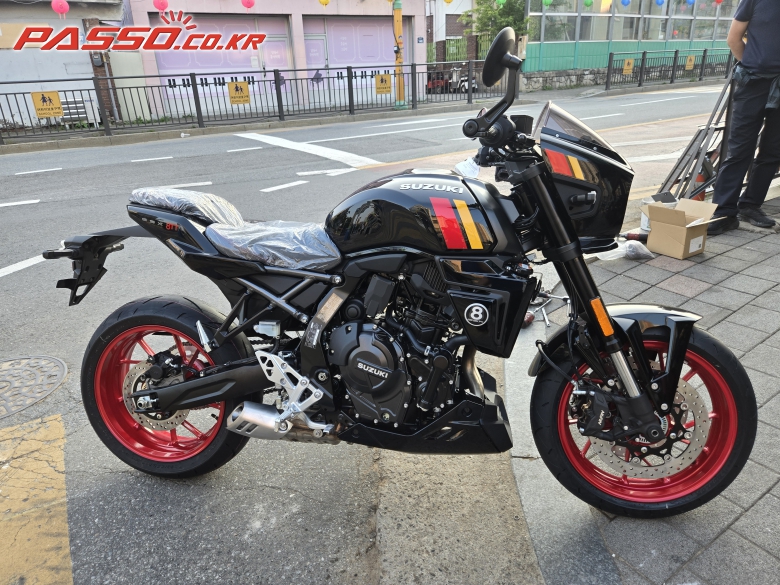 Suzuki GSX 8 TT