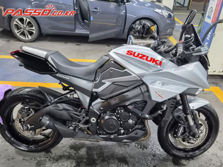 Suzuki 카타나 1000