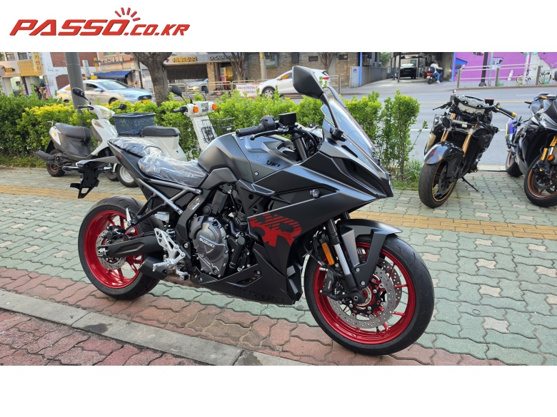Suzuki GSX 8 R