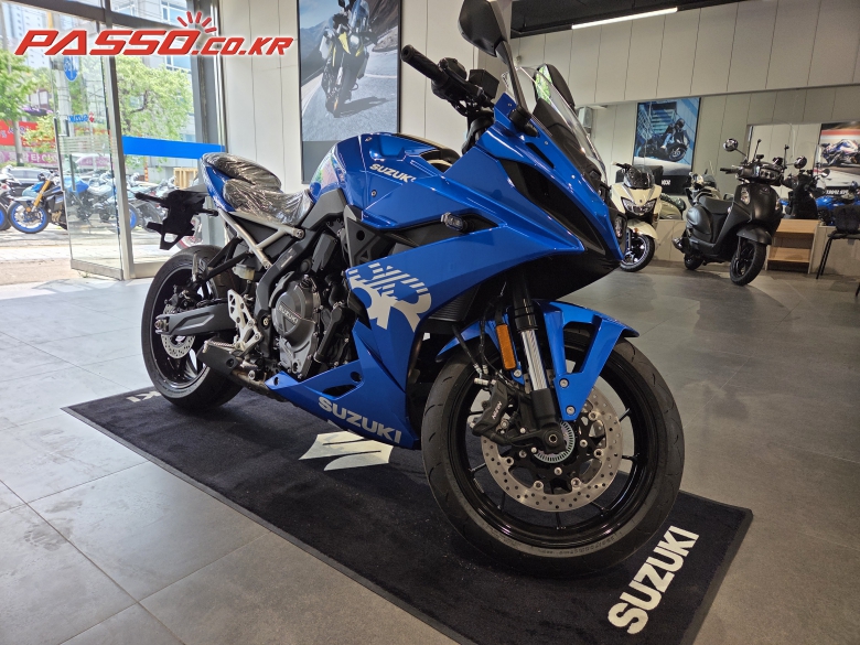 Suzuki GSX 8 R