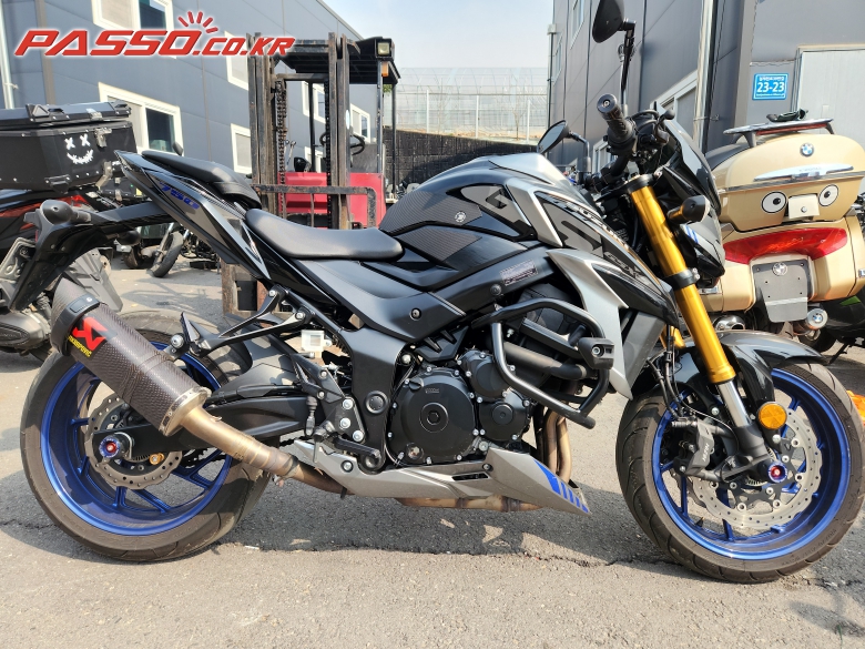 Suzuki GSX S 750