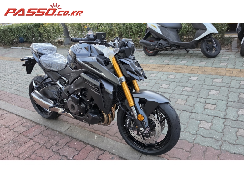 Suzuki GSX S 1000