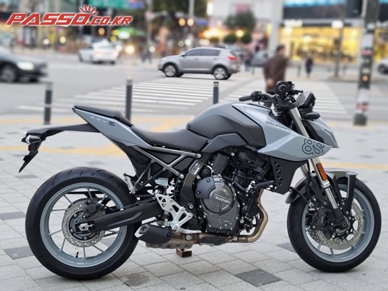 Suzuki GSX 8 S