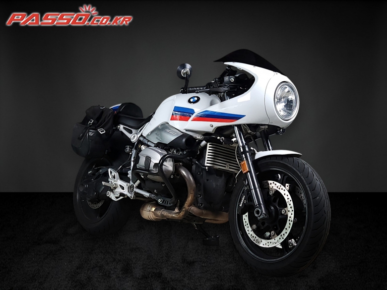 BMW R 나인 T 레이서