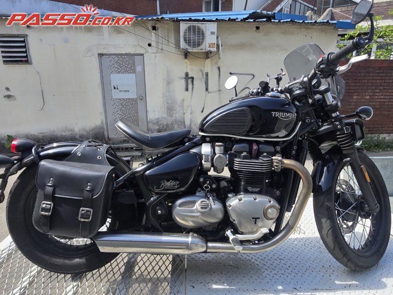 Triumph 본네빌 바버 블랙