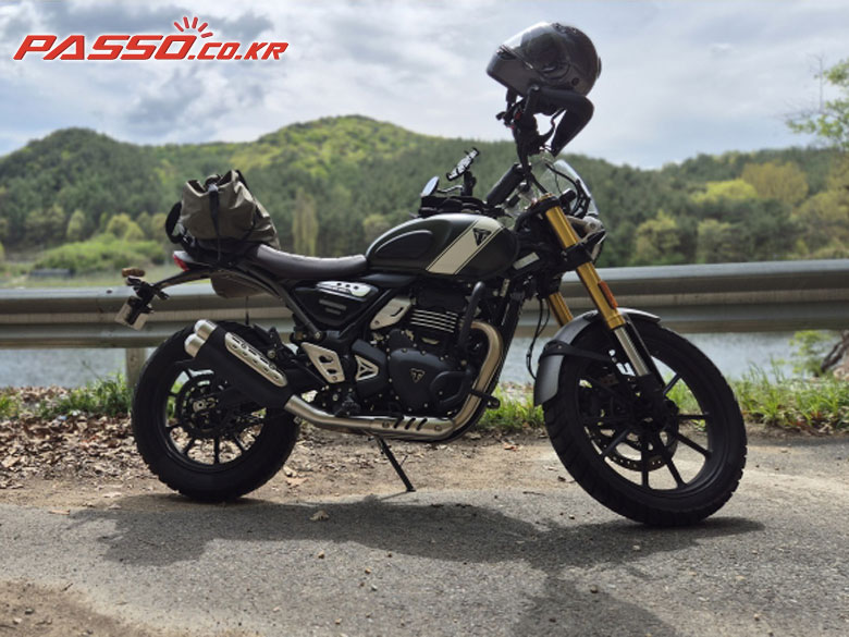 Triumph 스크램블러 400 X