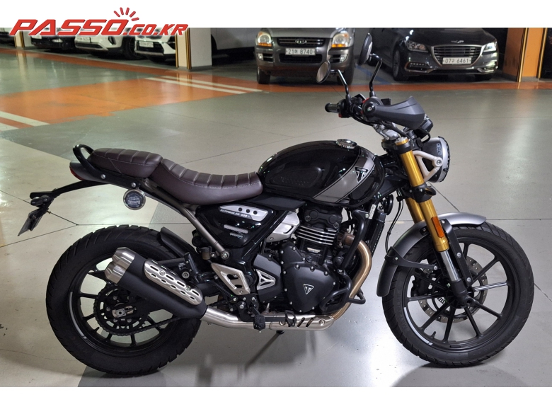 Triumph 스크램블러 400 X