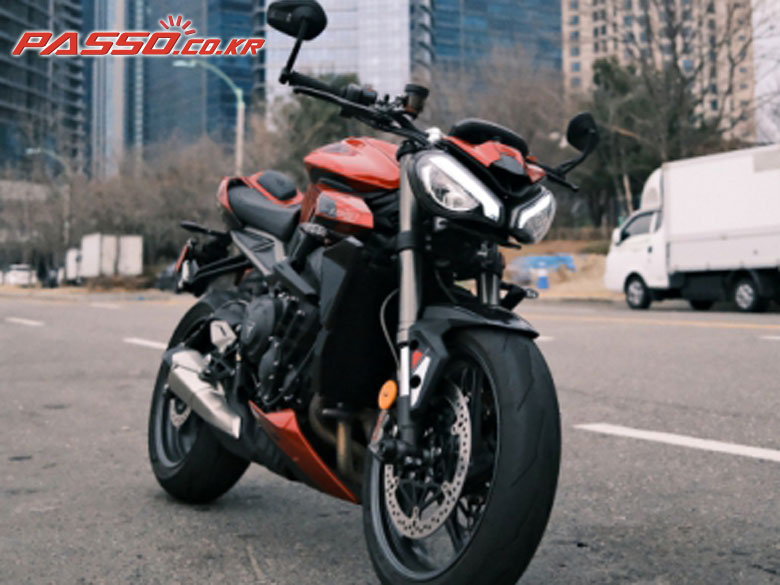 Triumph 스트릿 트리플 RS
