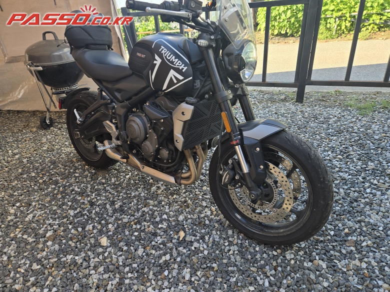 Triumph 트라이던트 660