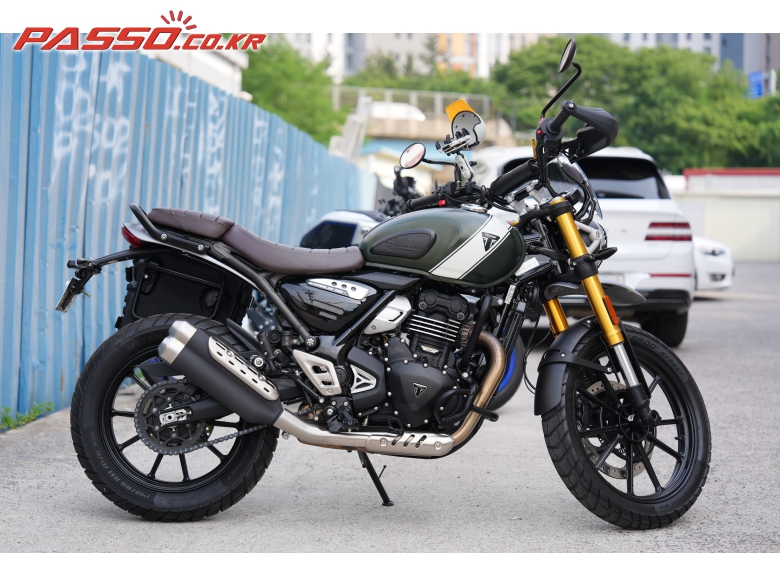 Triumph 스크램블러 400 X