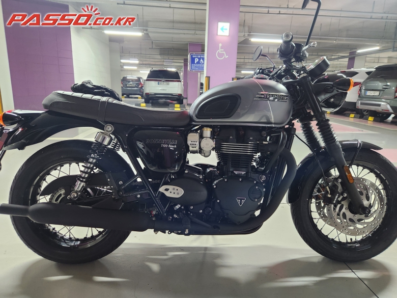 Triumph 본네빌 T120 블랙