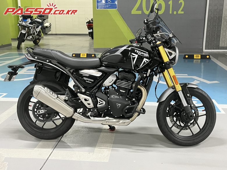 Triumph 스피드 400