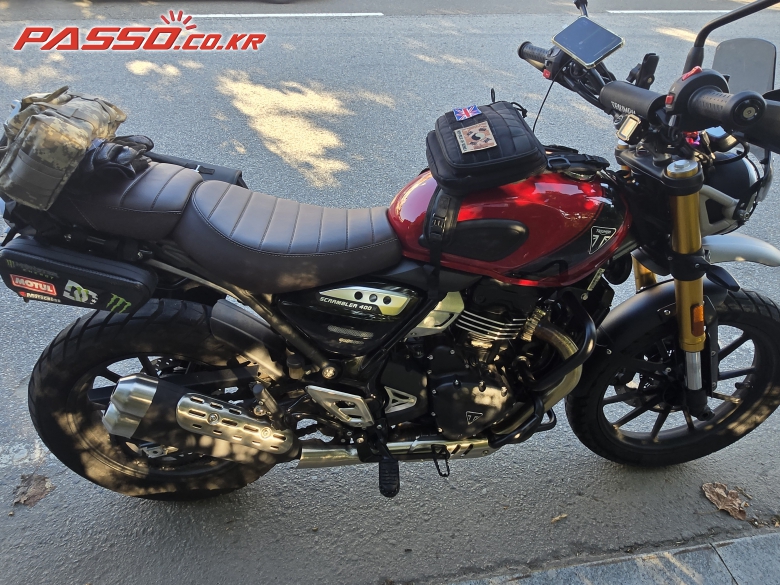 Triumph 스크램블러 400 X