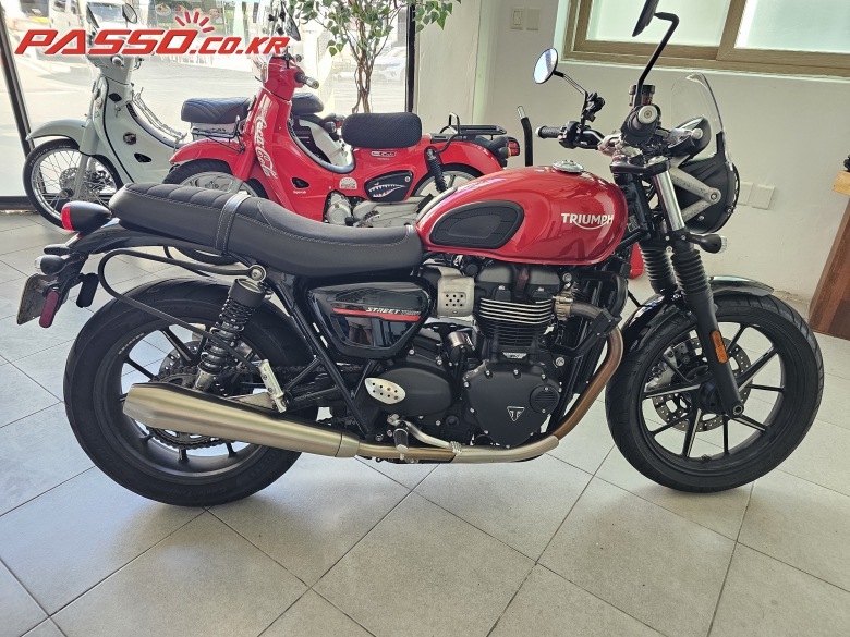 Triumph 스트릿 트윈