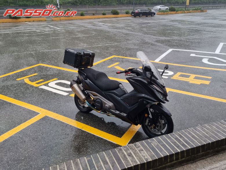 KYMCO AK 550 i